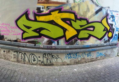 Graffiti Bombing in Rostock - Photo by ATS_KORUScrew - ats (2014)