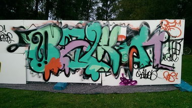 Graffiti Wall in Neubrandenburg - Photo by ATS_KORUScrew - balkon, glue, amnesie (2014)