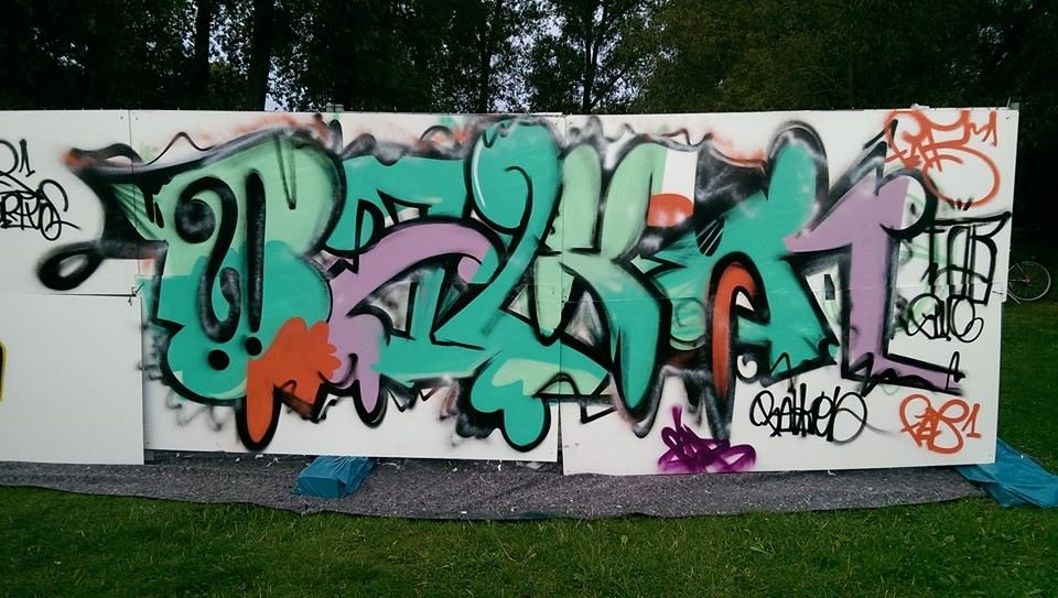 Graffiti Wall in Neubrandenburg - Photo by ATS_KORUScrew - balkon, glue, amnesie (2014)