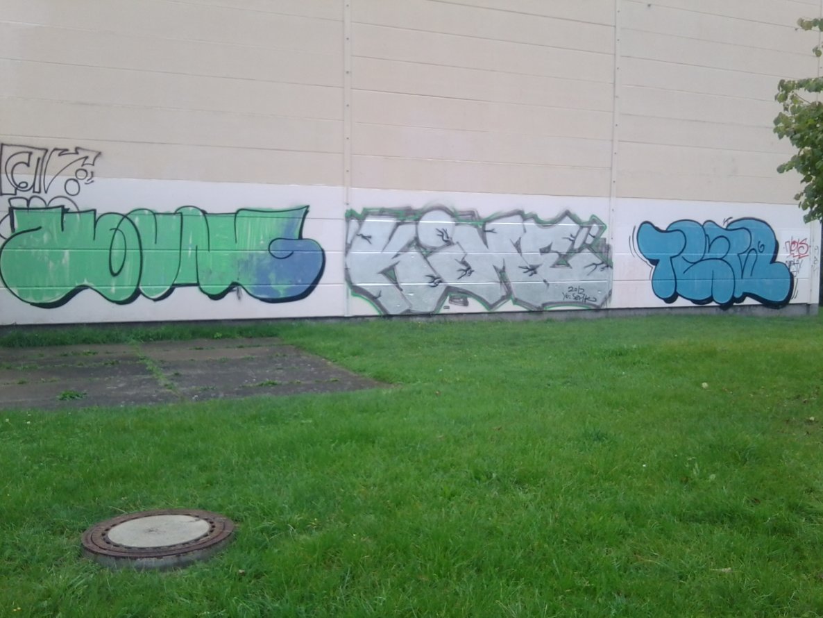 Graffiti Wall in Neubrandenburg - Photo by ATS_KORUScrew - young, kime, textil