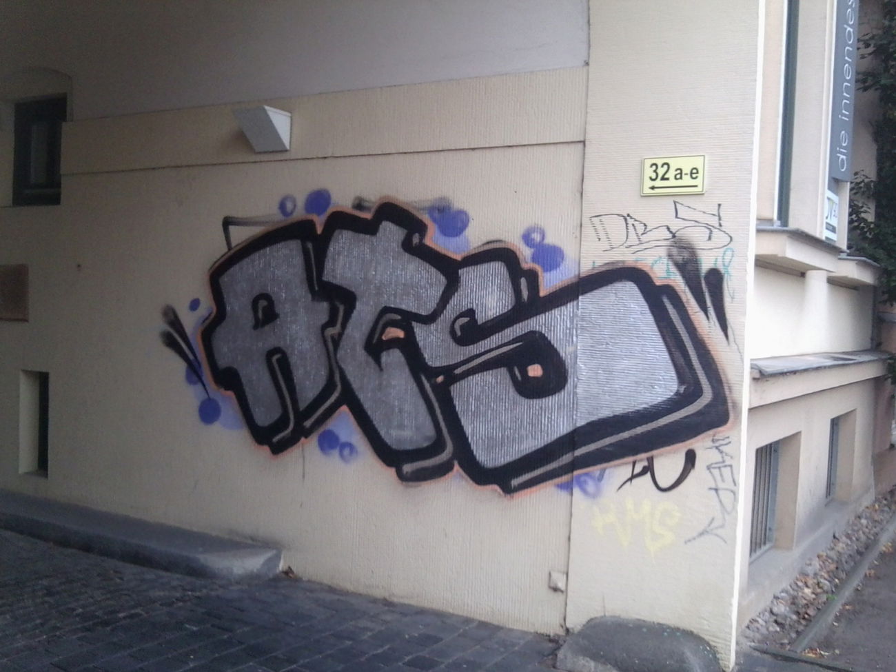 Graffiti Bombing - Photo by ATS_KORUScrew - ats