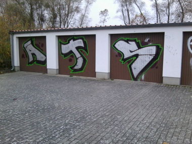 Graffiti Bombing - Photo by ATS_KORUScrew - ats