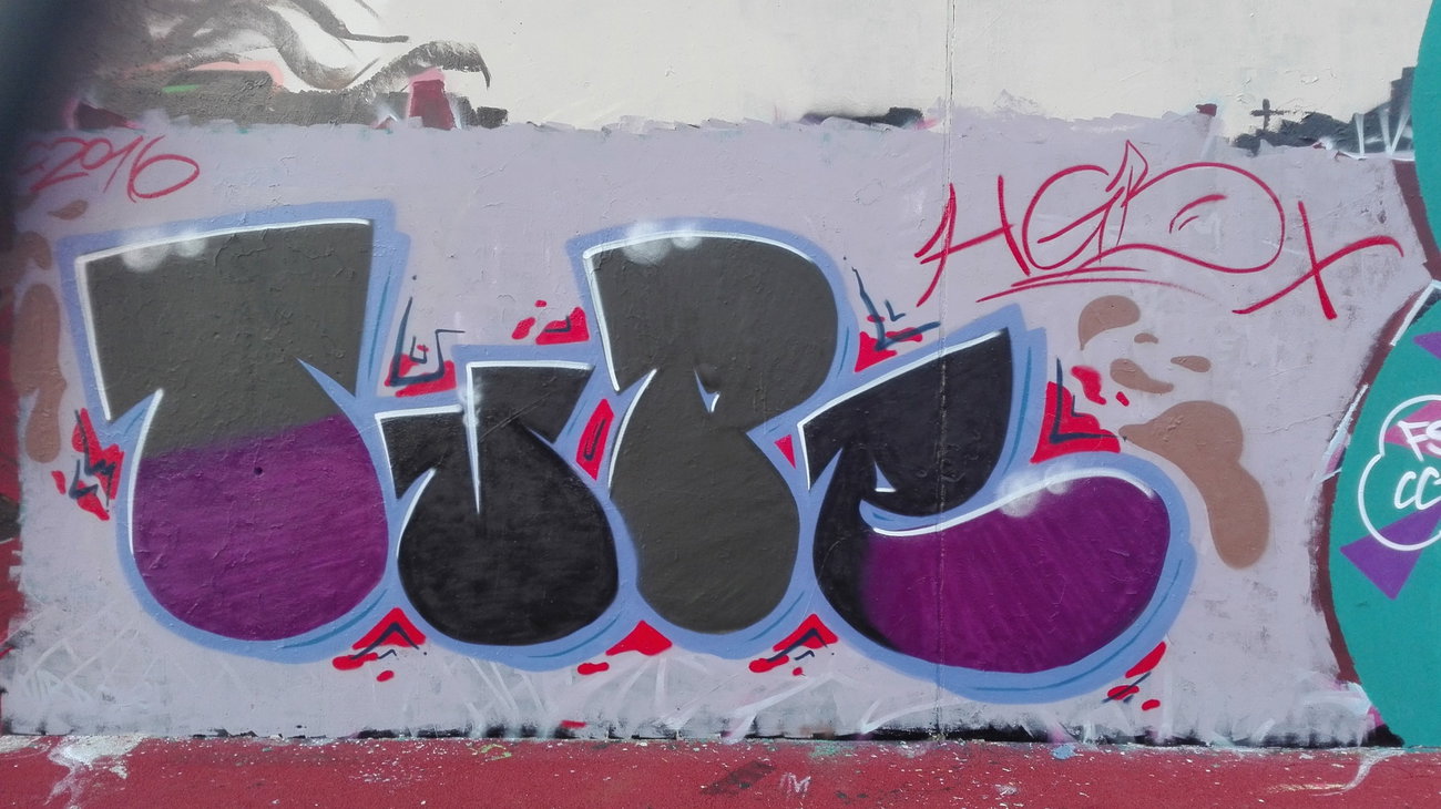 Graffiti Wall - Photo by ATS_KORUScrew