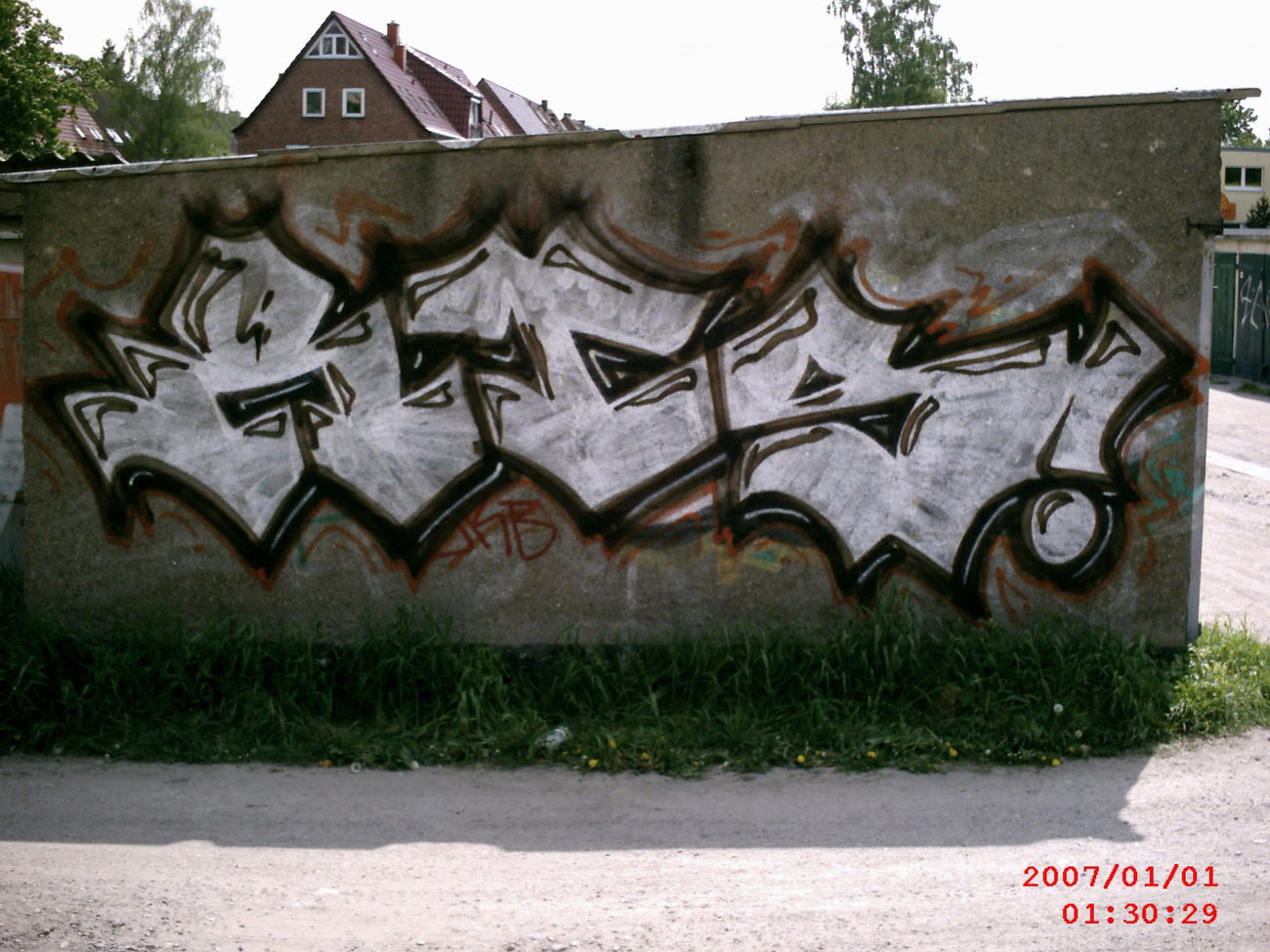 Graffiti Bombing - Photo by ATS_KORUScrew - ats (2016)