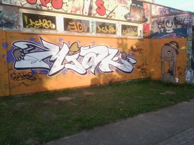 Graffiti Wall - Photo by ATS_KORUScrew - miak (2014)