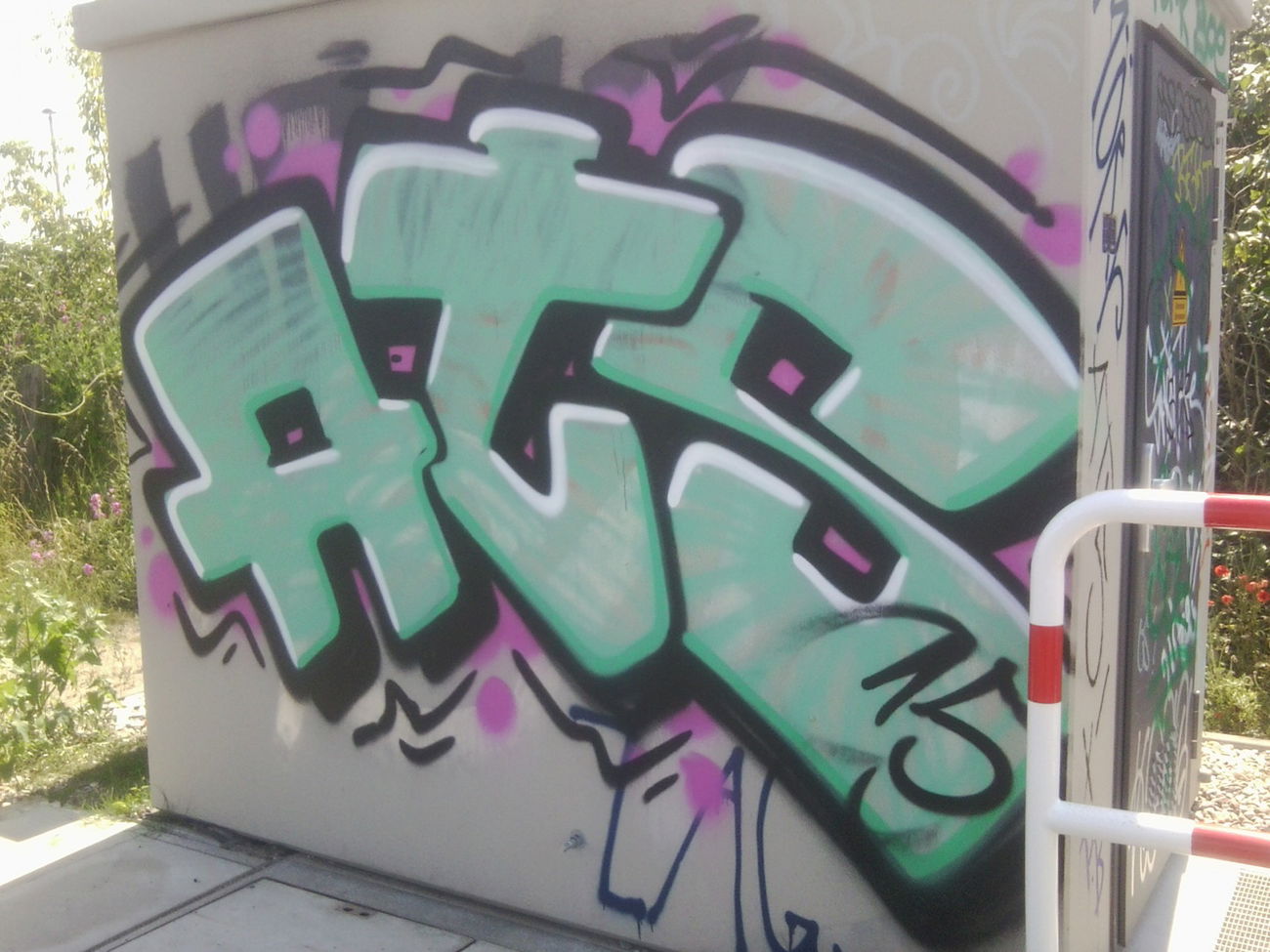 Graffiti Bombing - Photo by ATS_KORUScrew