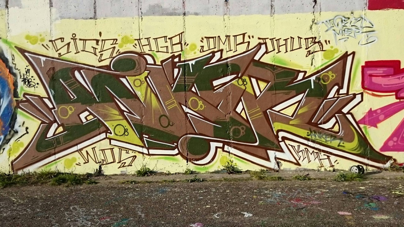 Graffiti Wall - Photo by ATS_KORUScrew
