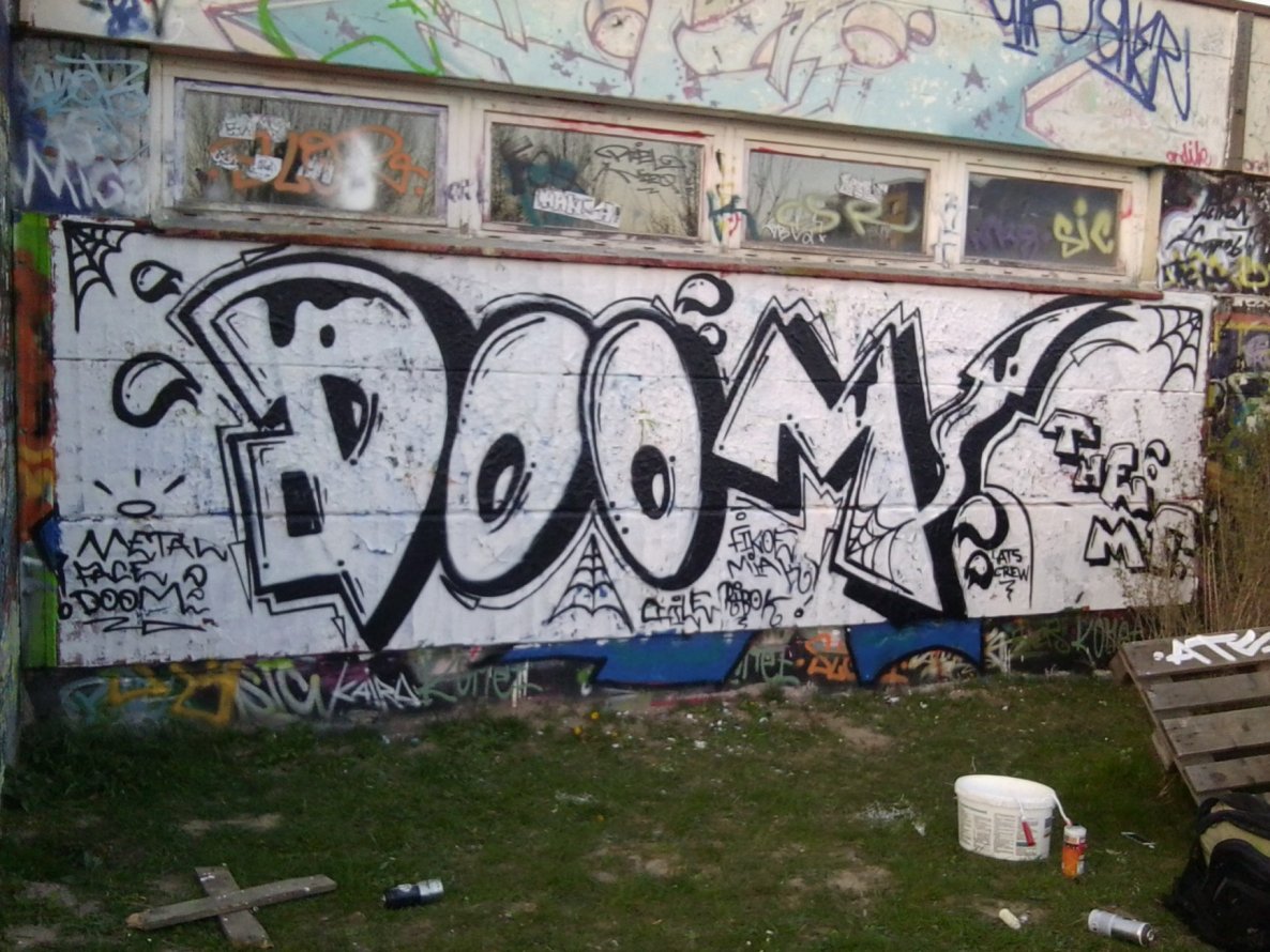 Graffiti Wall - Photo by ATS_KORUScrew - wank, ribok, doom (2015)