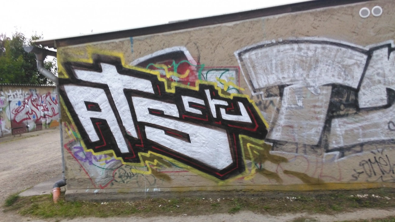 Graffiti Wall - Photo by ATS_KORUScrew