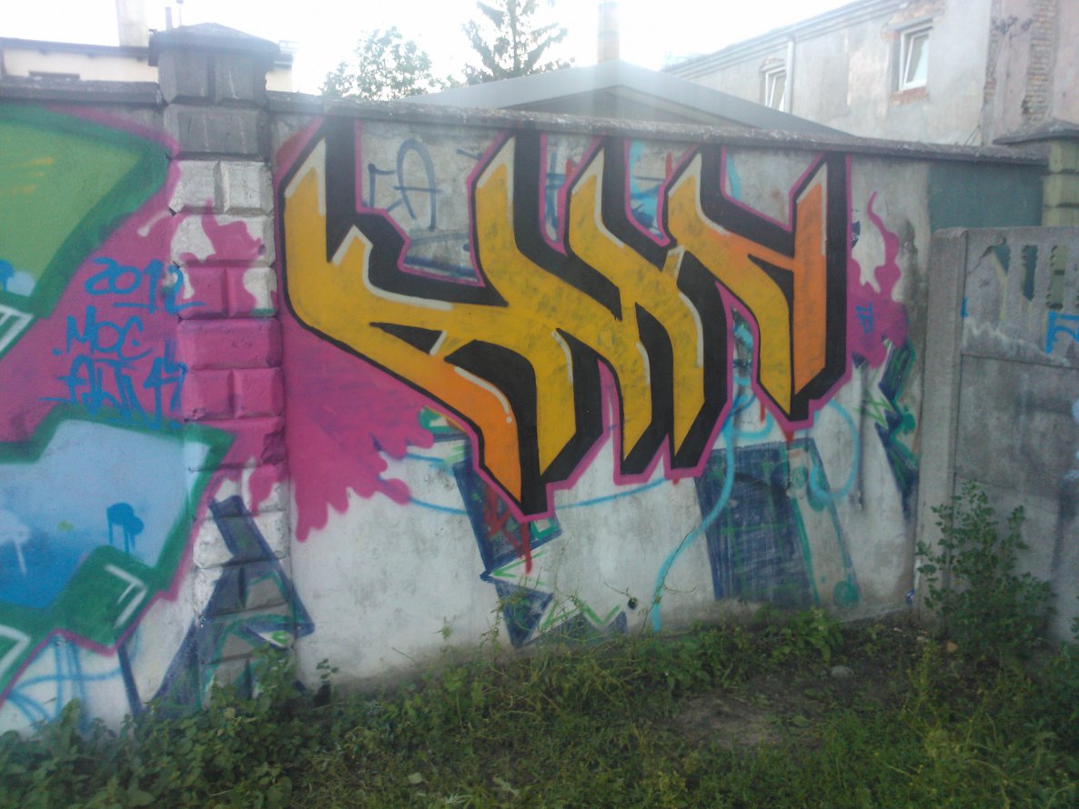 Graffiti Wall in Poland - Photo by AWNcrew - AWN, Frost (2012)