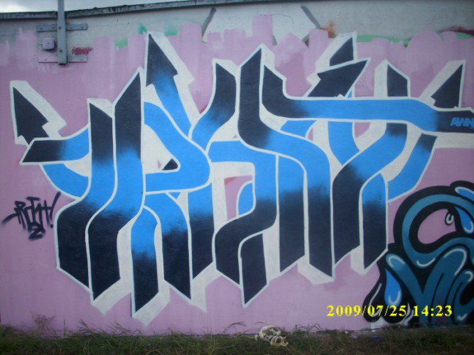 Graffiti Wall in Poland - Photo by AWNcrew - Frost, AWN (2009)