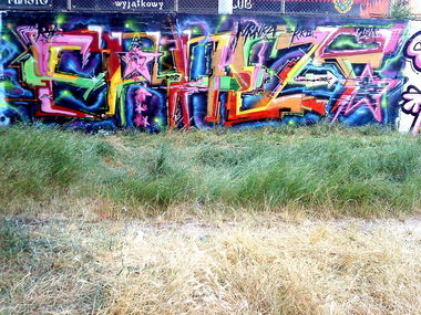 Graffiti Wall - Photo by AYU - ernezt, ernest, rtl