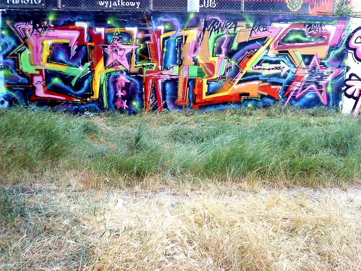Graffiti Wall - Photo by AYU - ernezt, ernest, rtl
