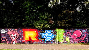 Graffiti Wall - Photo by AYU - rtl, Aiuto, Baton