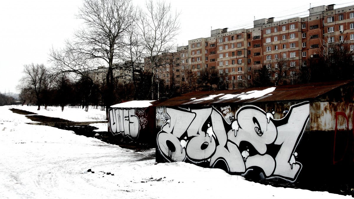 Graffiti Bombing in Orel - Photo by Able