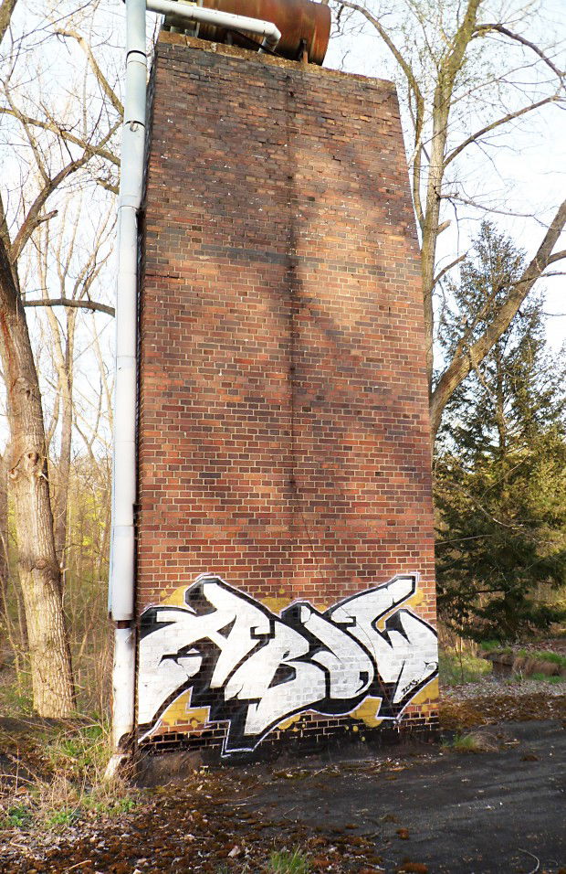 Graffiti Wall in Fürstenwalde - Photo by Abow - abow, woba, rooftop