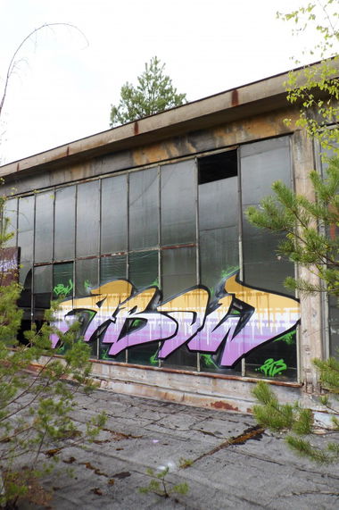Graffiti Wall in Fürstenwalde - Photo by Abow - abow, woba, roof (2013)
