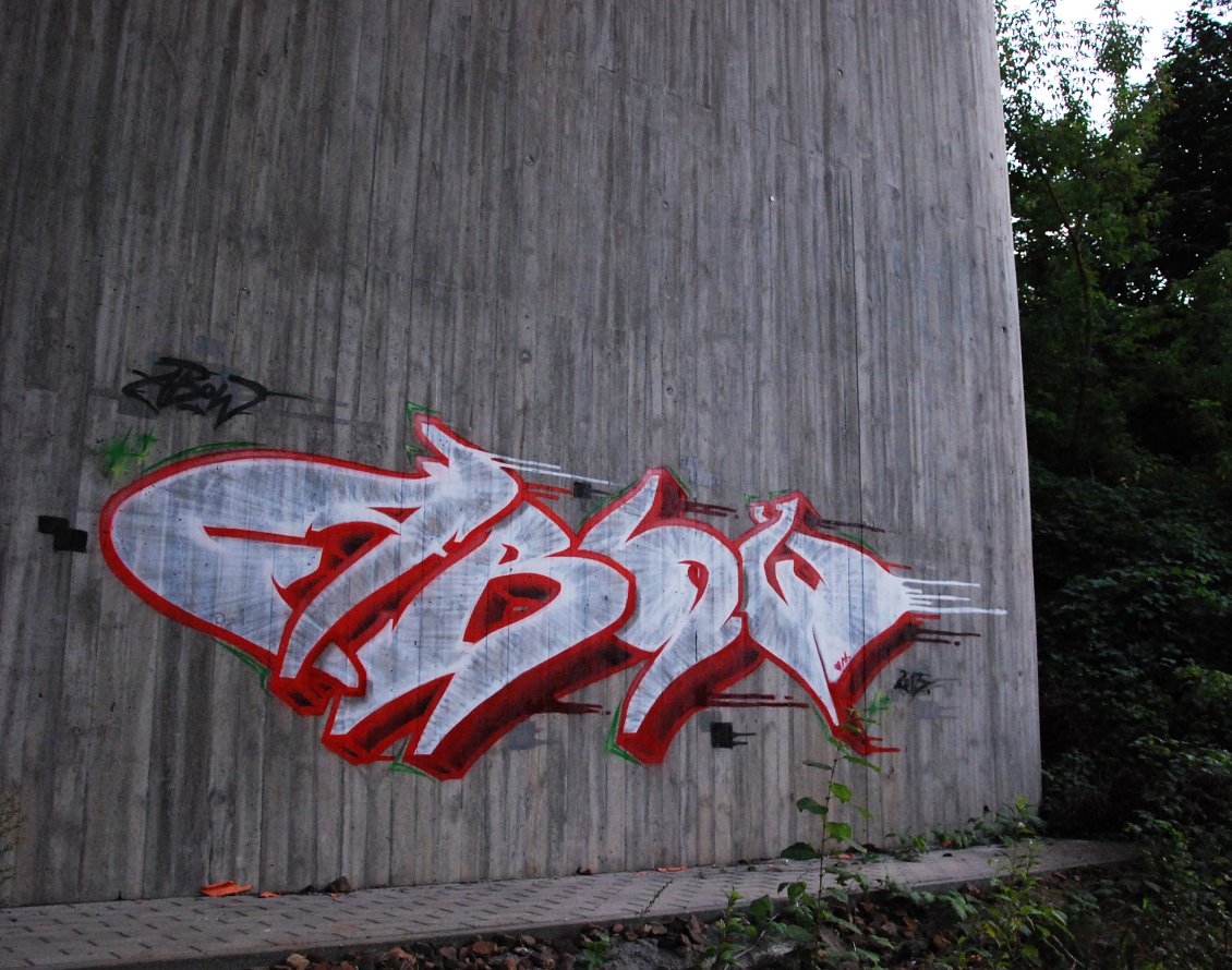 Graffiti Bombing in Frankfurt (Oder) - Photo by Abow - abow, woba (2013)