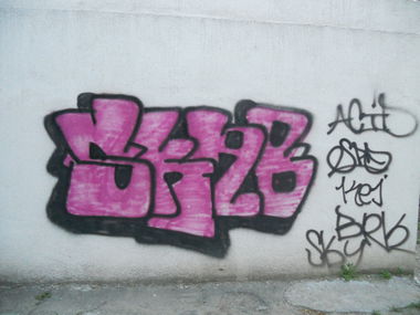 Graffiti Bombing in Galați - Photo by Acidone - acid, spider, kej (2011)