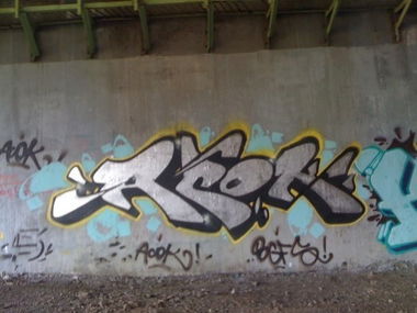 Graffiti Wall - Photo by Acoooooooook