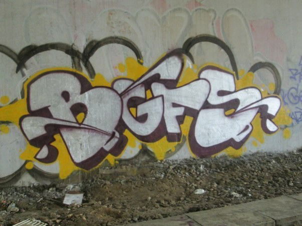 Graffiti Wall - Photo by Acoooooooook