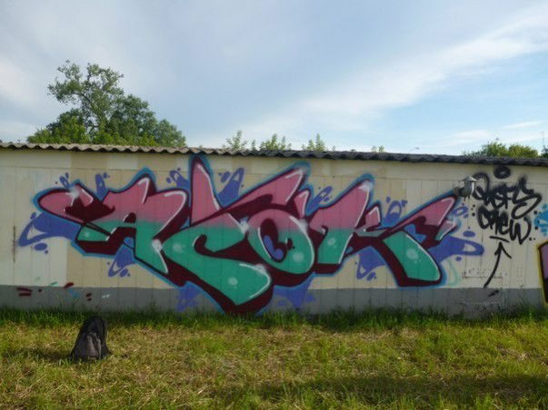 Graffiti Wall - Photo by Acoooooooook