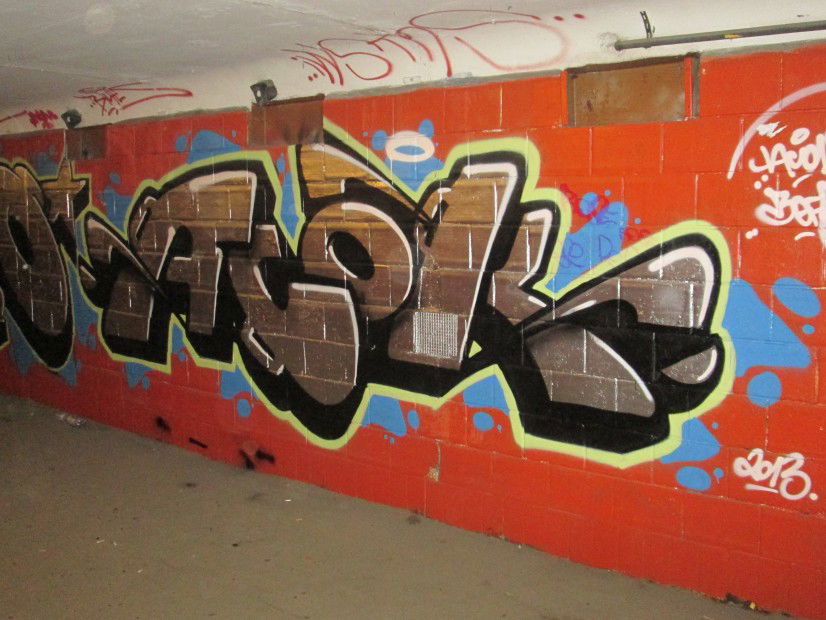 Graffiti Wall - Photo by Acoooooooook