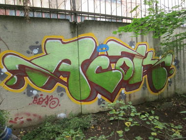 Graffiti Wall - Photo by Acoooooooook