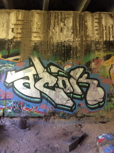 Graffiti Wall - Photo by Acoooooooook