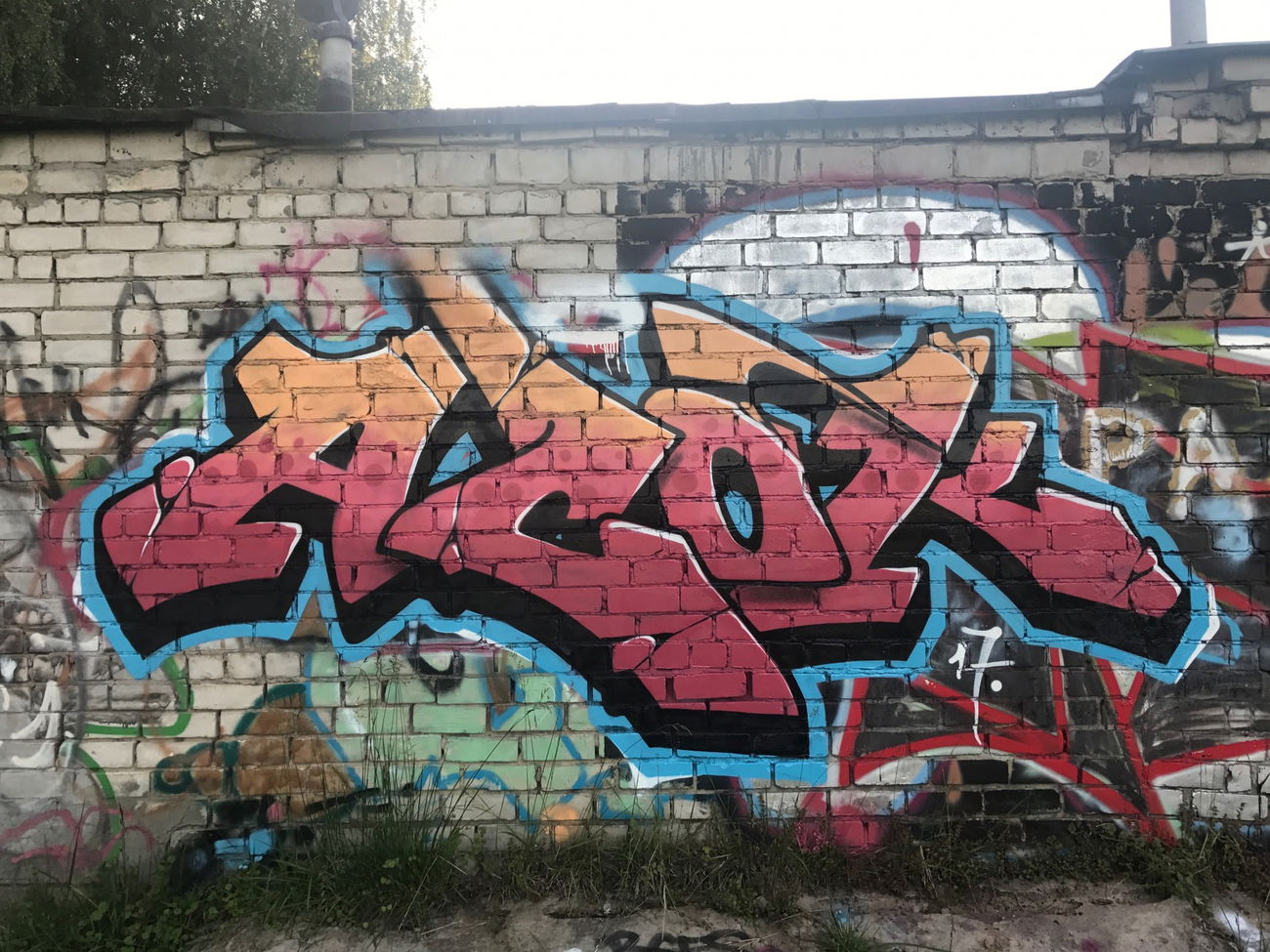 Graffiti Wall - Photo by Acoooooooook