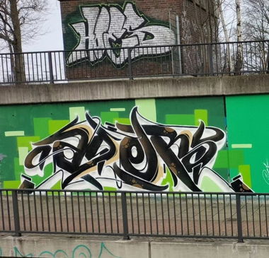 Graffiti Wall - Photo by Aderone