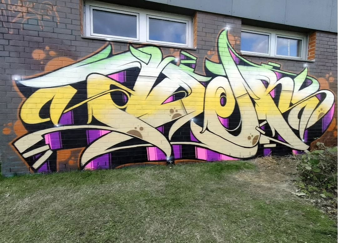 Graffiti Wall - Photo by Aderone