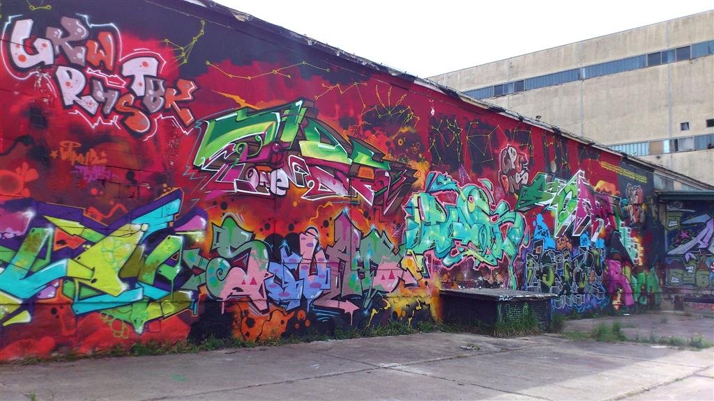 Graffiti Wall in Magdeburg - Photo by AerosolArena - SÜD, Crew, 1. (2013)