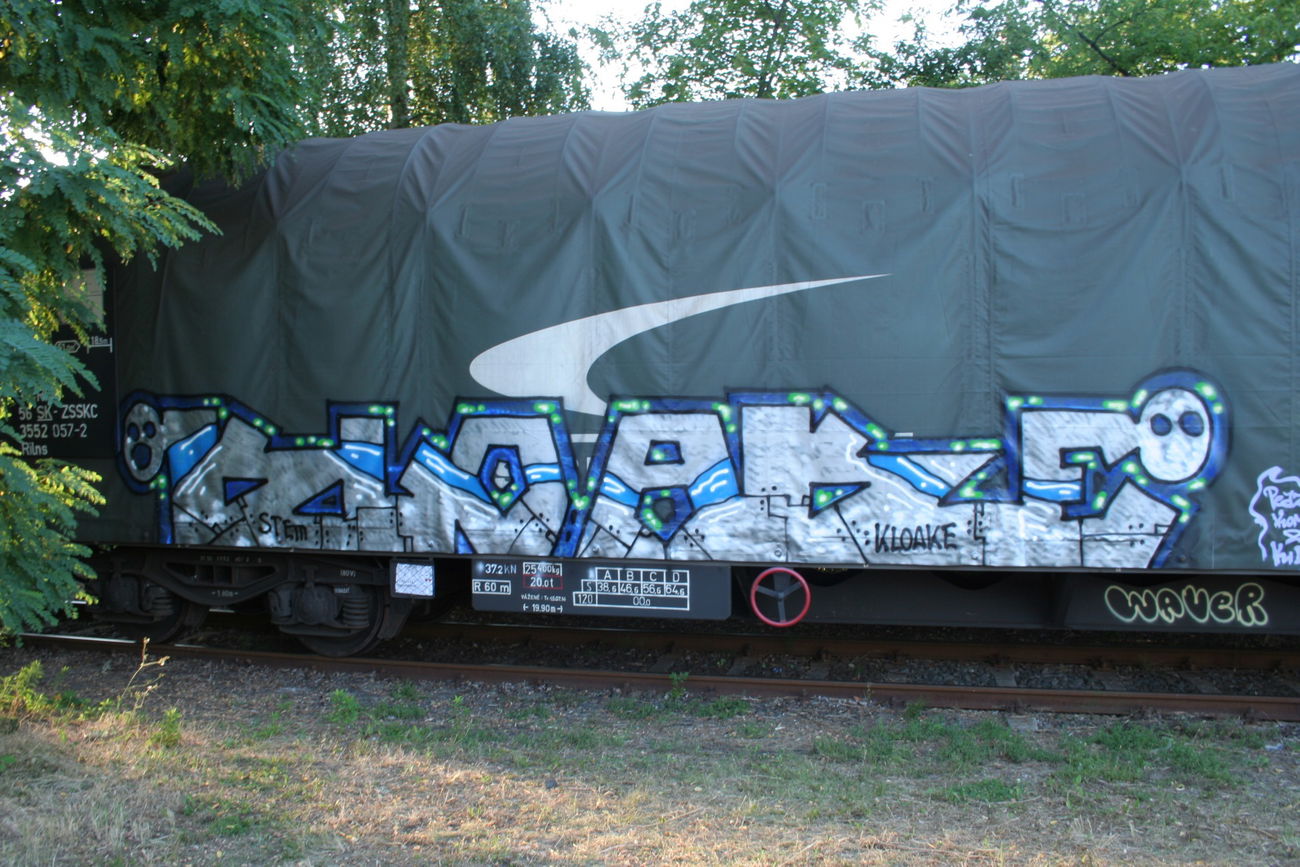 Graffiti Train - Photo by Aetherdog96 - Freight, Kloake, Bof