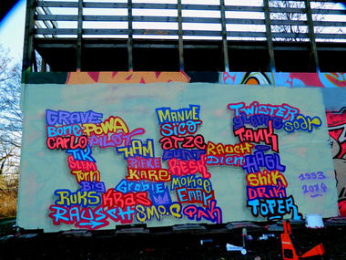 Graffiti Wall - Photo by Aggrobat183 - dhcrew, 48, dh (2014)