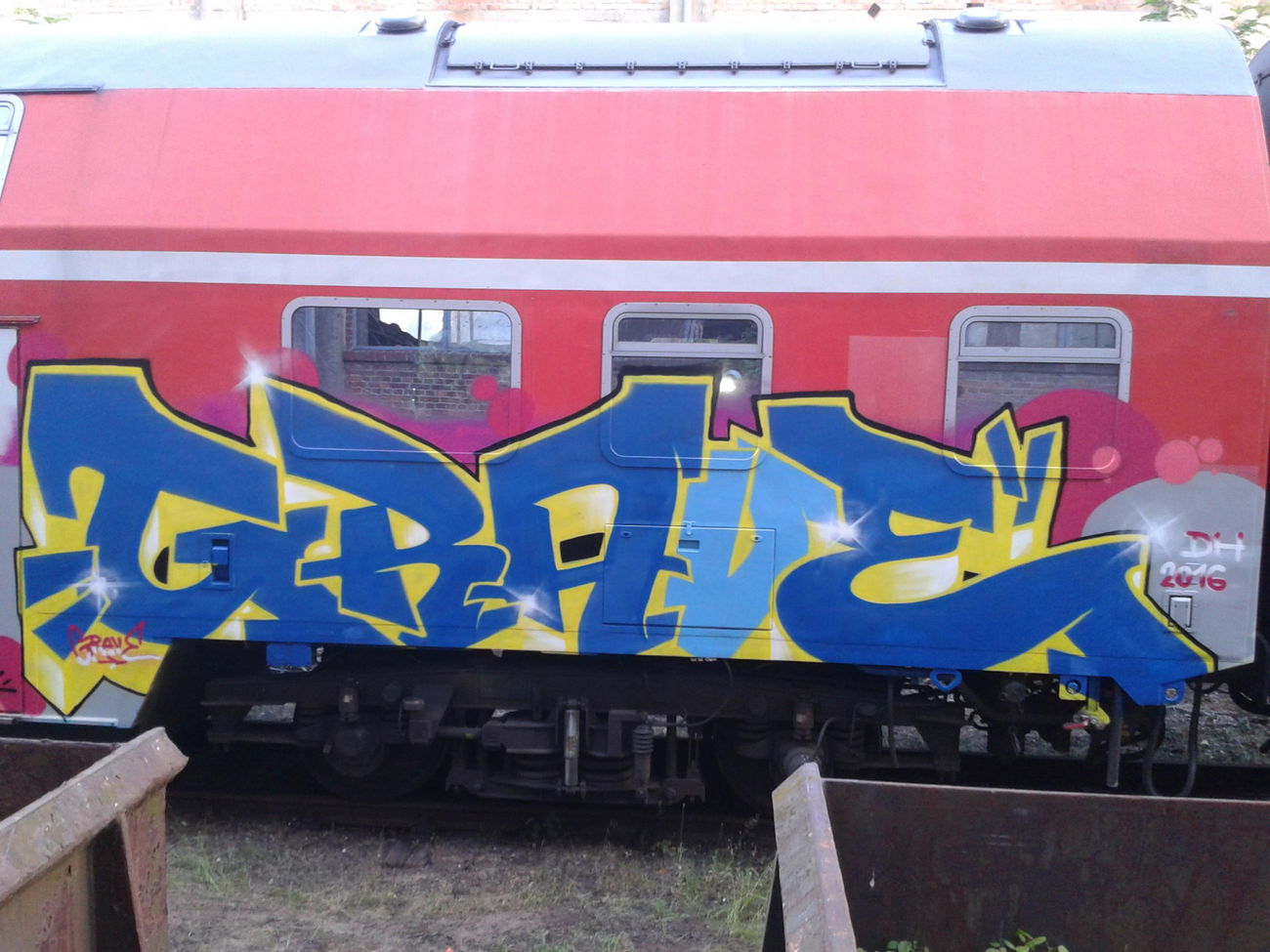 Graffiti Wall in BERLIN - Photo by Aggrobat183 - grave, dh, 48 (2016)