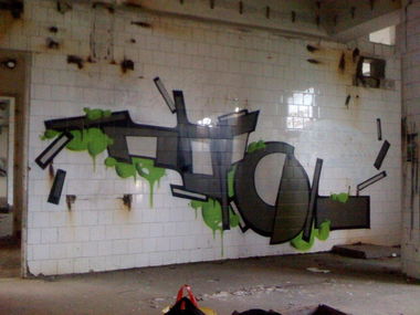 Graffiti Bombing - Photo by AirBRAs