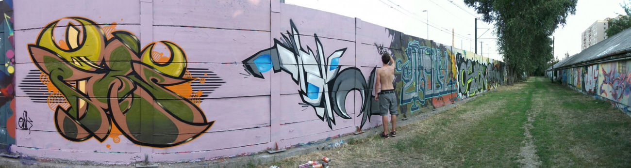 Graffiti Wall - Photo by AirBRAs