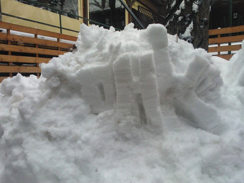 Graffiti Artwork - Photo by AirBRAs