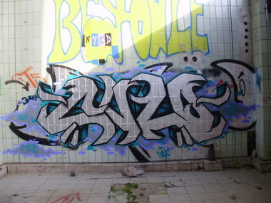 Graffiti Wall - Photo by AiveOne - culo, LWS, BHM