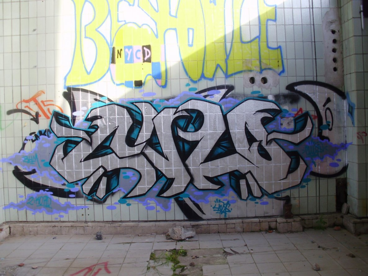 Graffiti Wall - Photo by AiveOne - culo, LWS, BHM