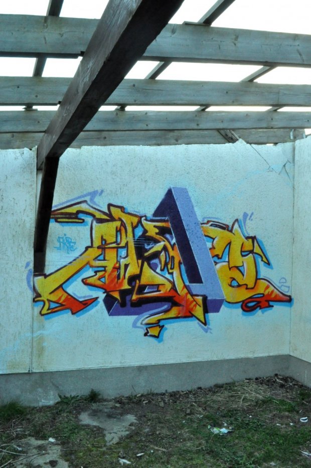 Graffiti Wall - Photo by Akpe - akpe, Frantic, Colors (2015)