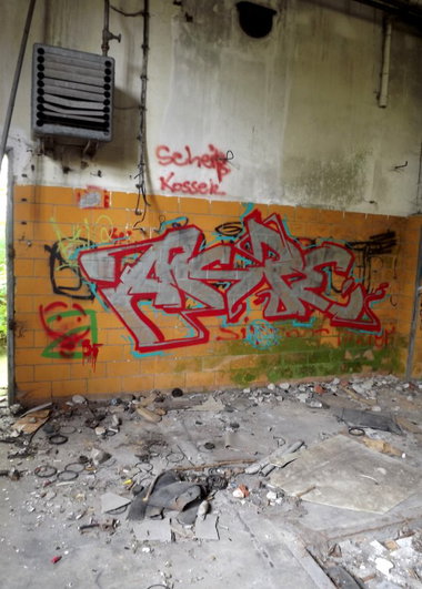 Graffiti Wall - Photo by Akpe - Akpe (2013)