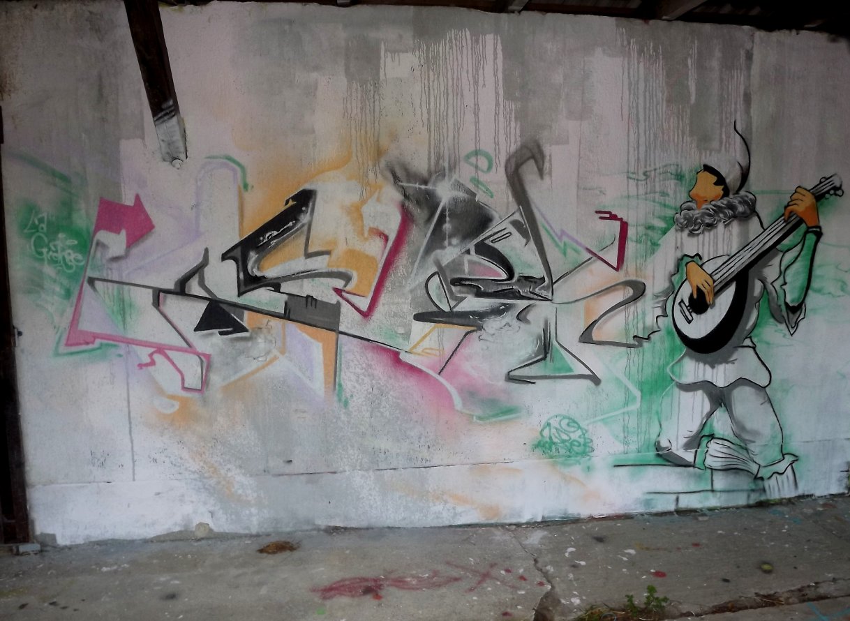 Graffiti Wall - Photo by Akpe - akpe (2013)