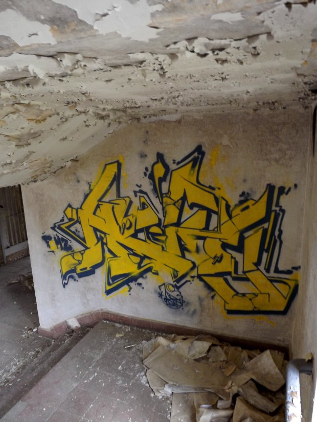 Graffiti Wall - Photo by Akpe - akpe (2013)