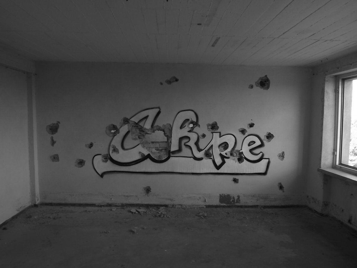 Graffiti Wall - Photo by Akpe - Akpe, Frantic, Colors (2014)