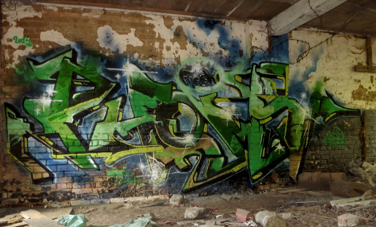 Graffiti Wall - Photo by Akpe - fomz, akpe, frantic (2014)