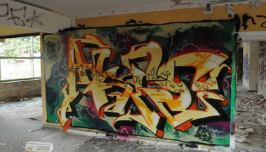 Graffiti Wall - Photo by Akpe - Akpe, franticcolors (2016)