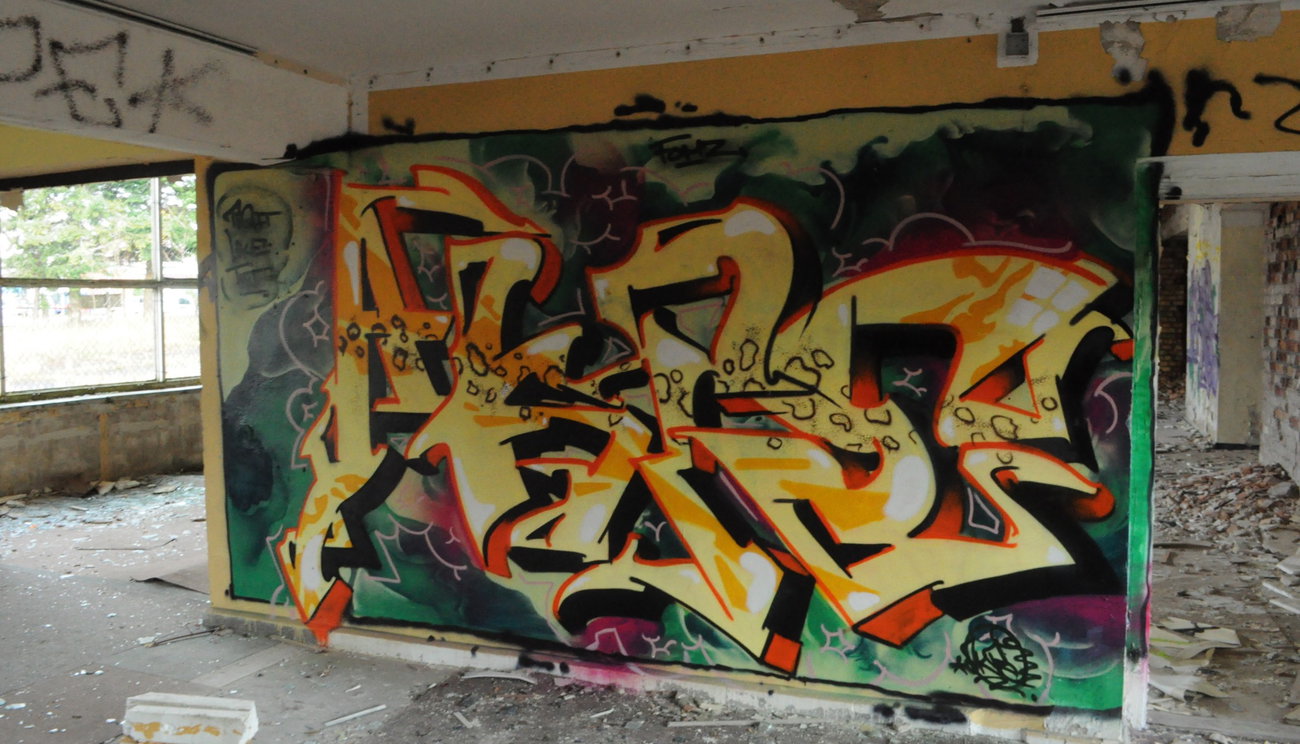 Graffiti Wall - Photo by Akpe - Akpe, franticcolors (2016)