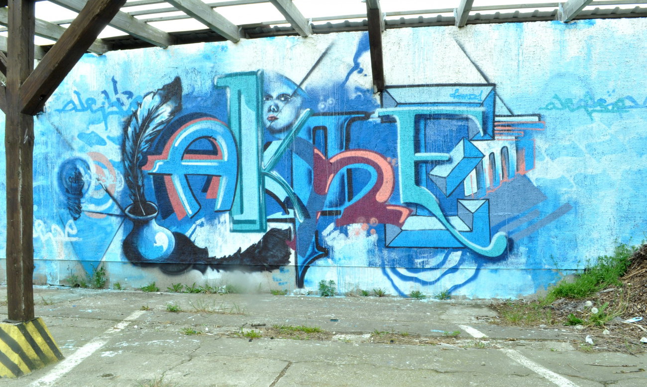 Graffiti Wall - Photo by Akpe - Akpe, Frantic, Colors (2015)